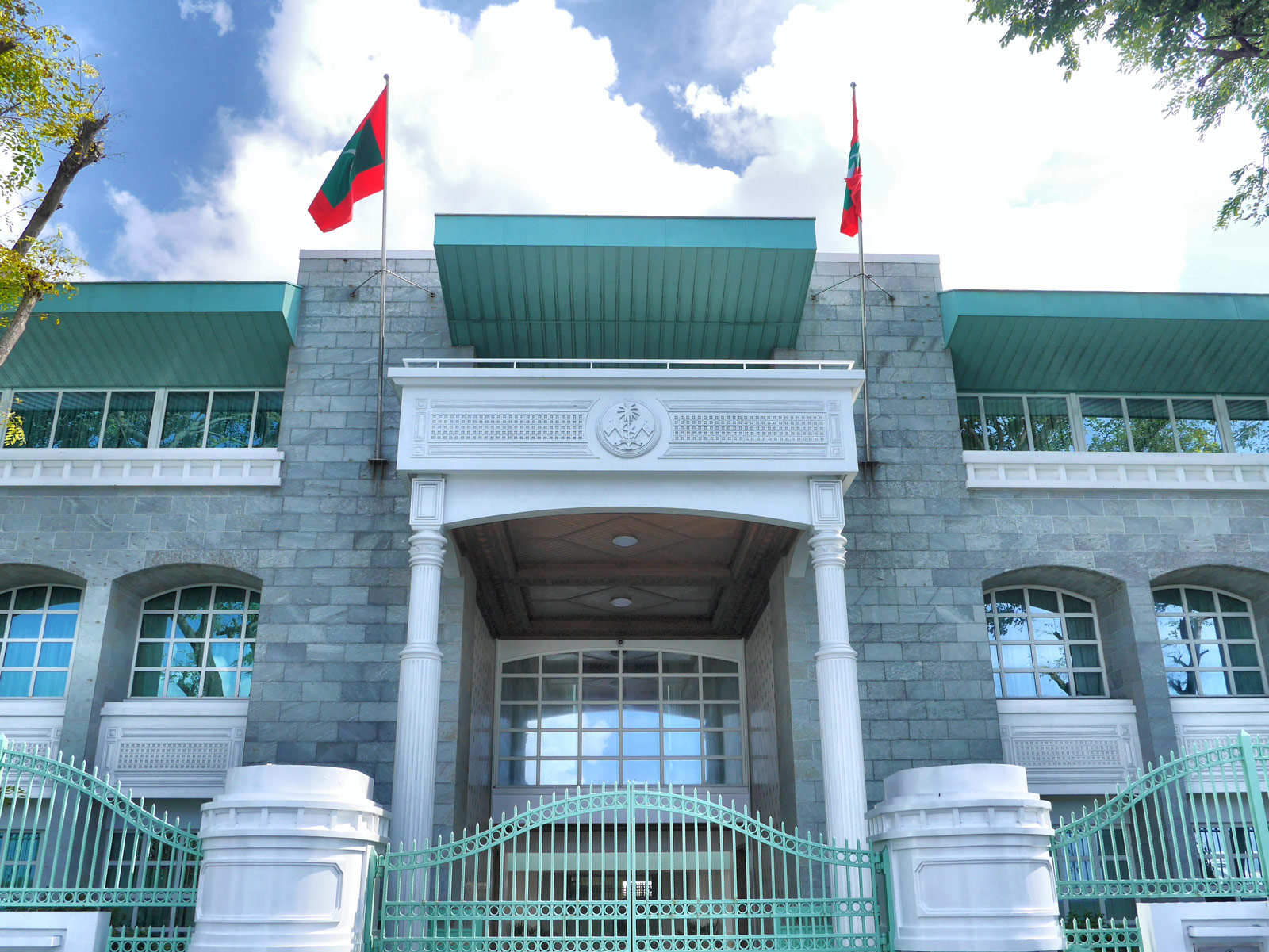 ސުޕްރިމް ކޯޓުގެ ނިންމުމާ ގުޅިގެން ކެބިނެޓްގެ ކުއްލި ބައްދަލުވުމެއް ނުބާއްވާ ކަމަށް ސަރުކާރުން ބުނެފި
